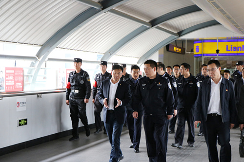 省市公安机关至保安公司开展调研工作_副本.jpg 省市公安机关至保安公司开展调研工作_副本.jpg